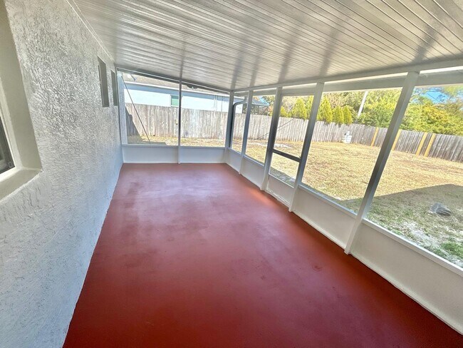 Building Photo - 3933 SW Kakopo St