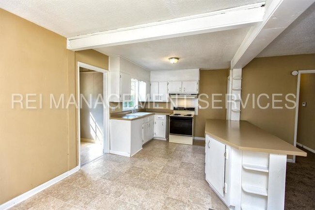 Foto del edificio - 221 Garden Ln