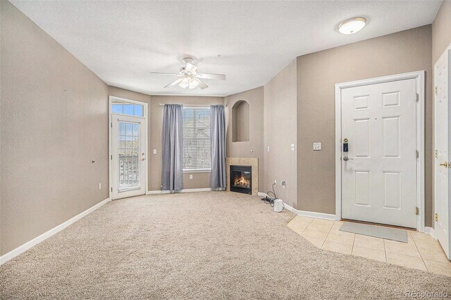 Foto del edificio - Cozy 1-Bedroom Condo Retreat with Fireplac...