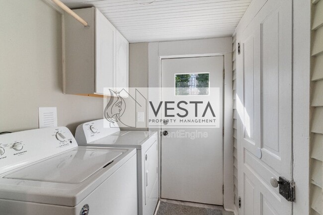 Foto del edificio - 555 Baldwin Ave