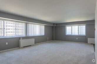 Marine Towers West photo'