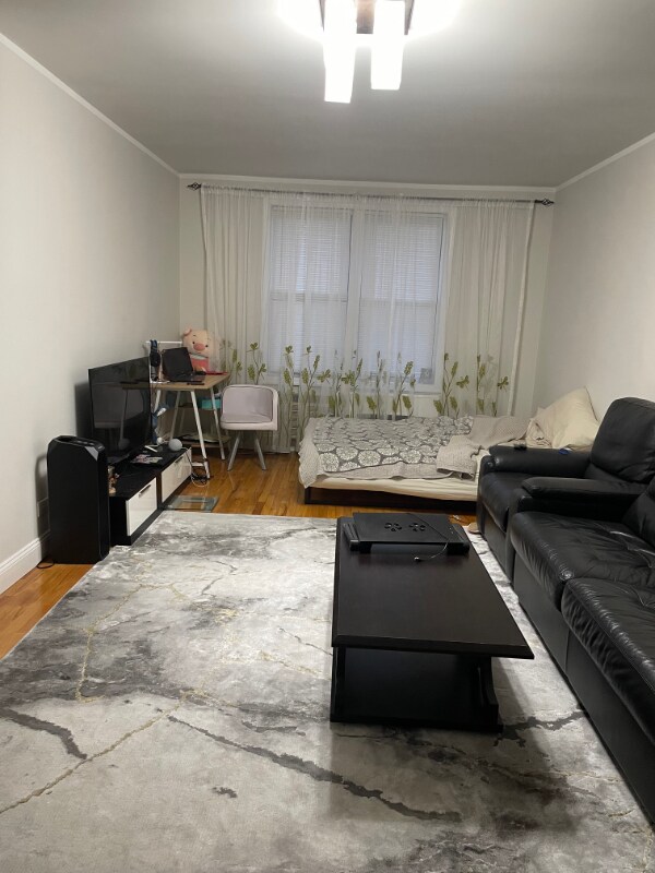 Foto del edificio - 2665 Homecrest Ave