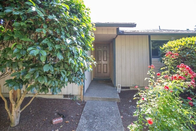 Building Photo - SWINGWOOD