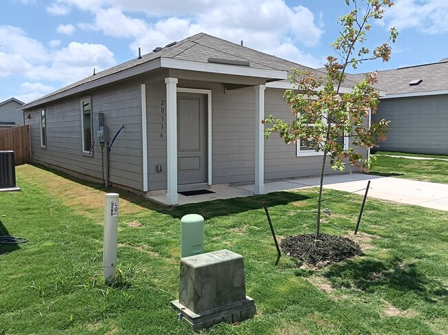 Front View 2 - 20336 Red Coral House