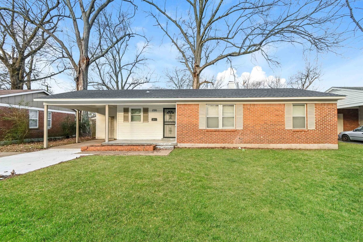 Primary Photo - 1751 Capri Rd