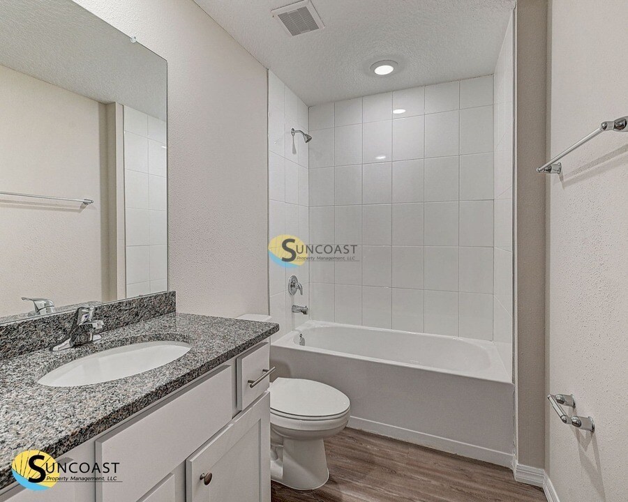 Foto principal - 9588 Hood Rd