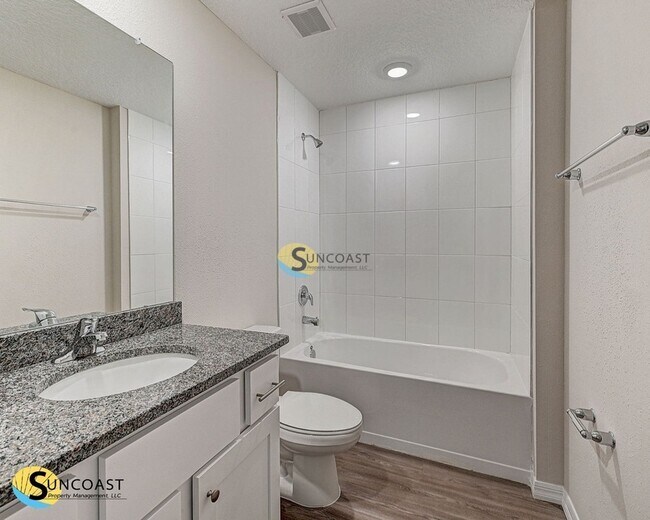 Building Photo - 9588 Hood Rd