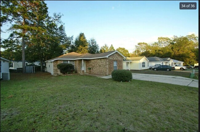 Foto del edificio - 240 Briley Ct, Tallahassee, FL 32305