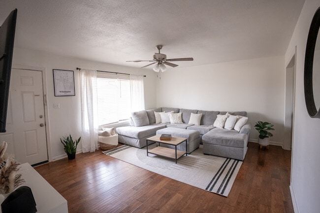 Building Photo - 1559 Parr St