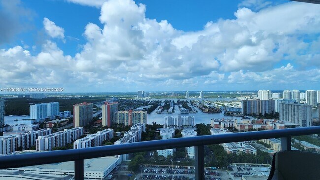 Foto del edificio - 17001 Collins Ave