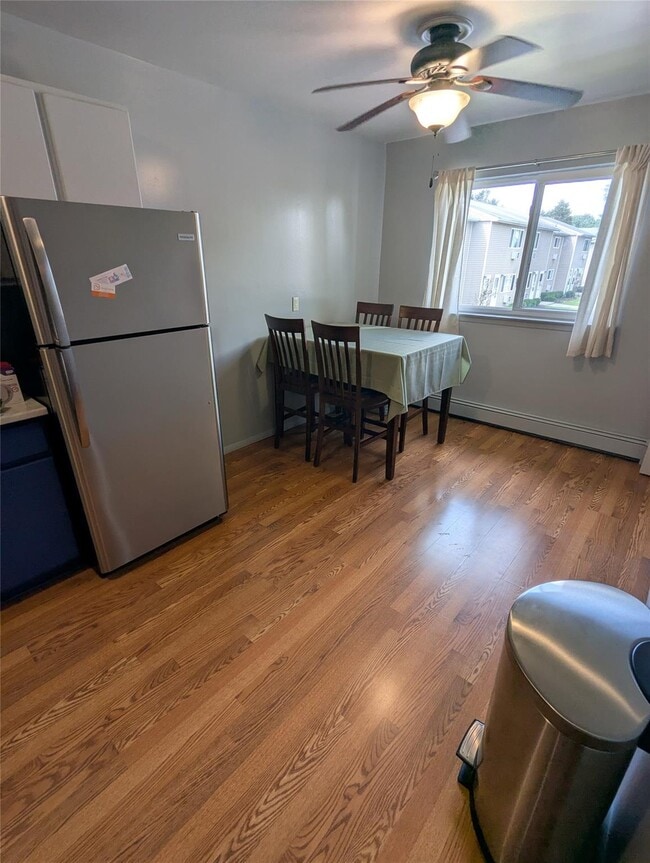 Building Photo - 8 Fishkill Glen Dr