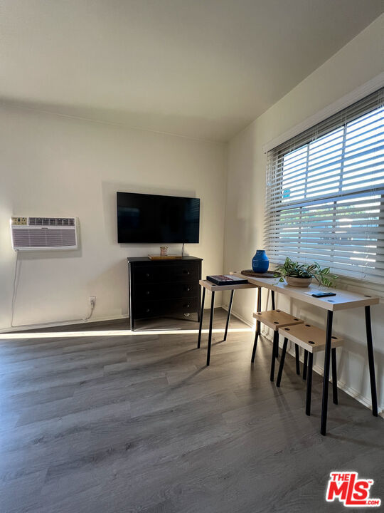Foto del edificio - 13804 Moorpark St