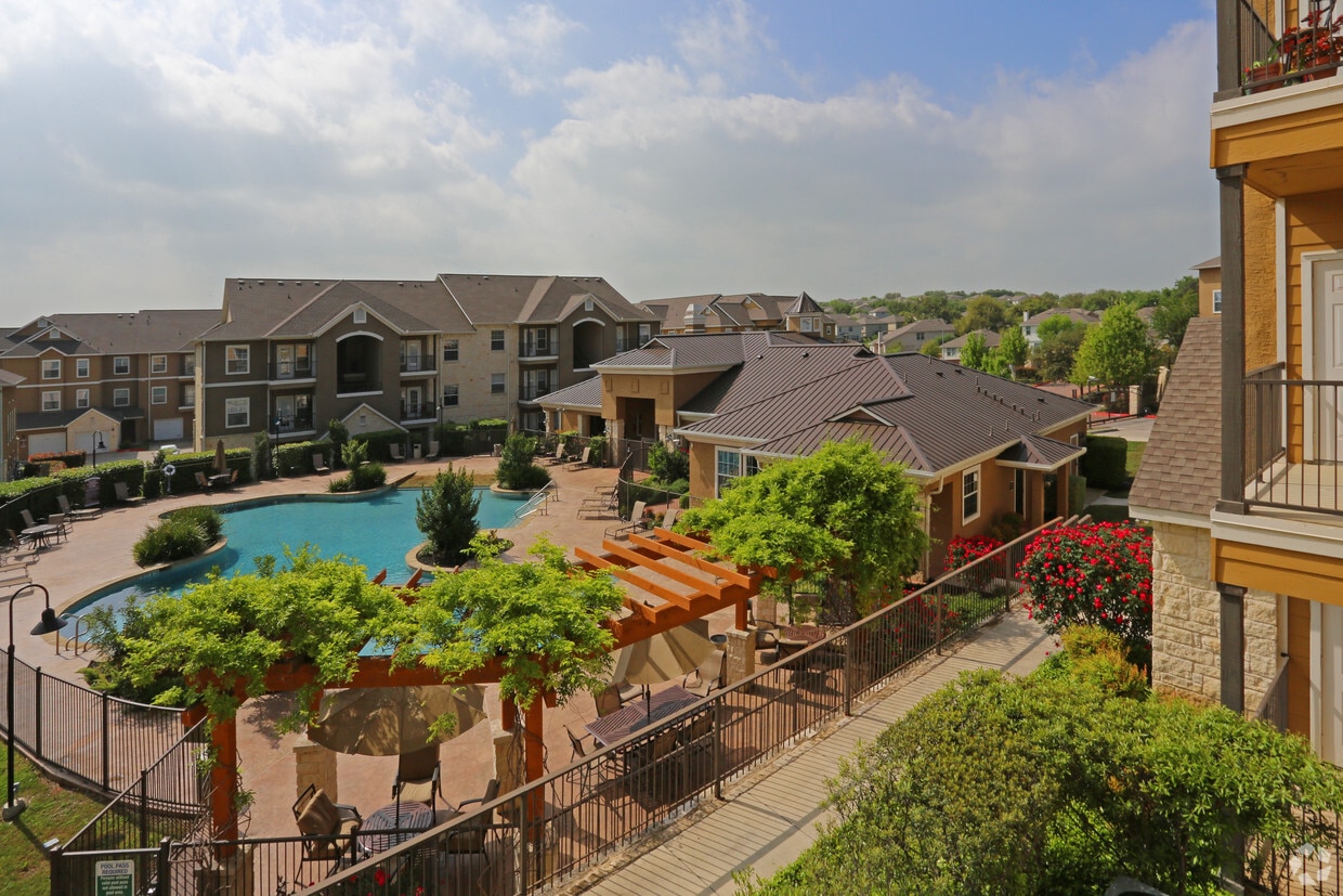 The Falls at Westover Hills Apartments San Antonio, TX