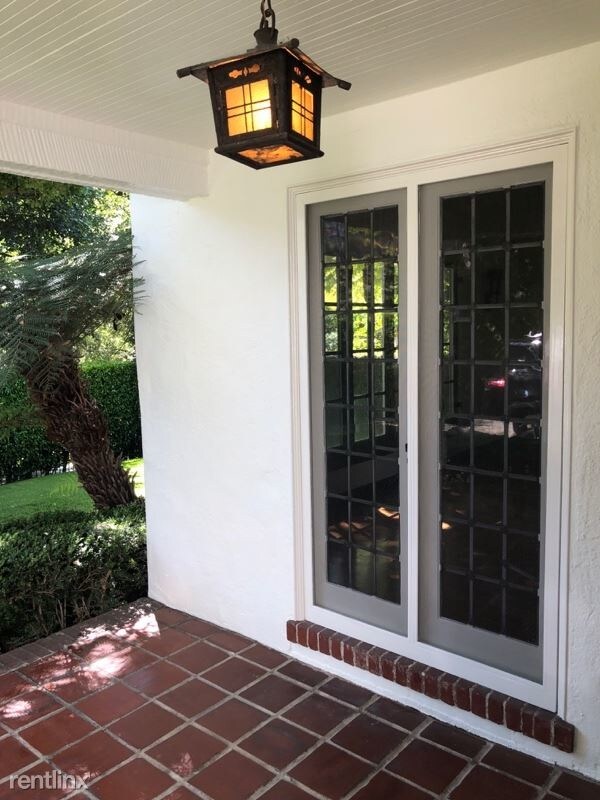 Foto del edificio - 3 br, 3 bath House - 1633 N. Orange Grove Ave