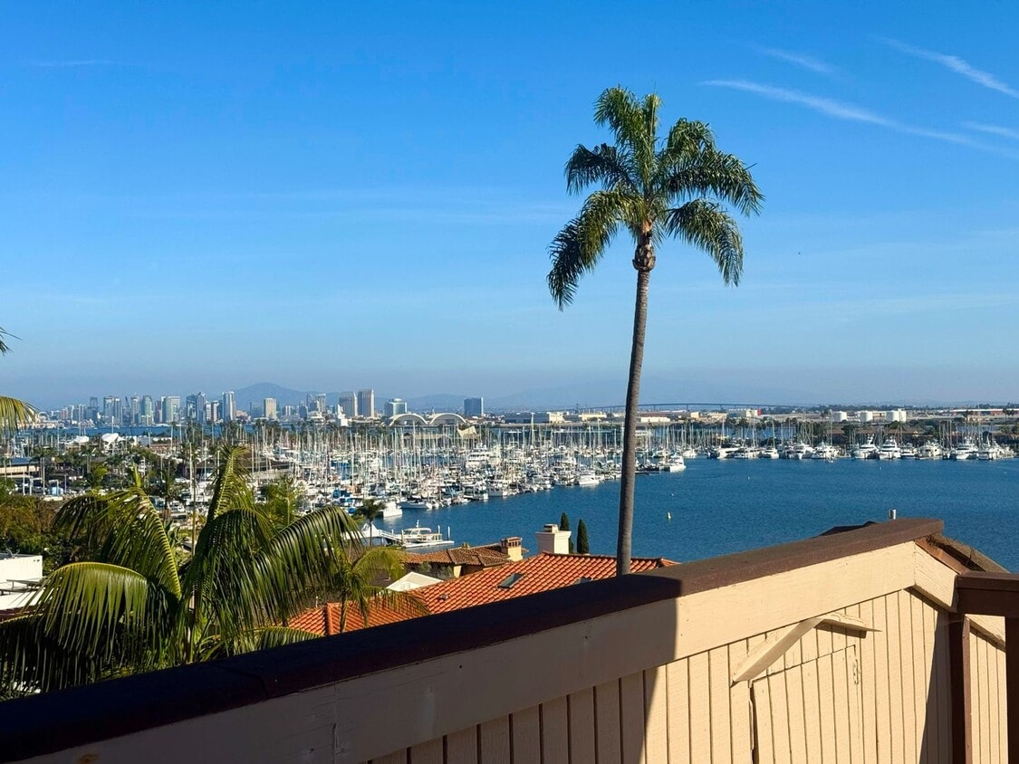 Foto principal - Welcome to Your Stunning Point Loma Home with Panoramic Ocean, Harbor, and Downtown Views!
