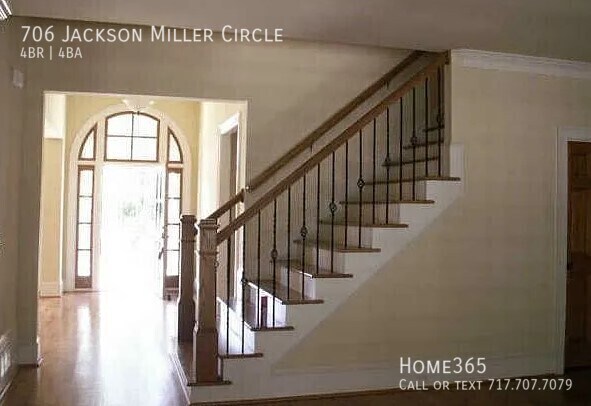 Foto del edificio - 706 Jackson Miller Cir