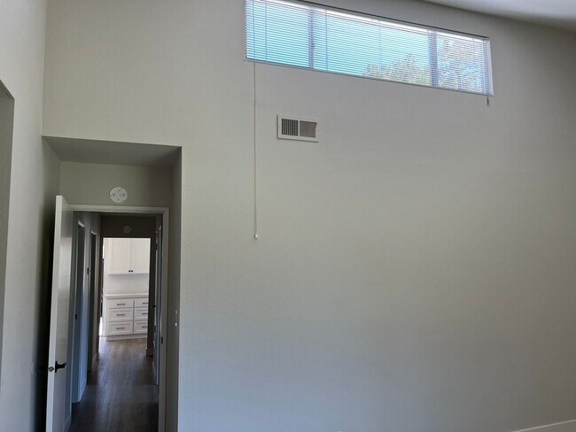 Building Photo - 3158 Bali Ln