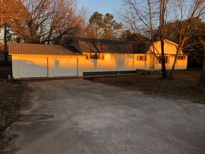 Building Photo - 13584 Garden Way