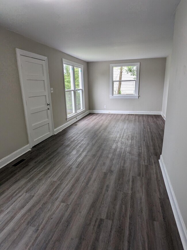 Building Photo - 1313 Venus Dr