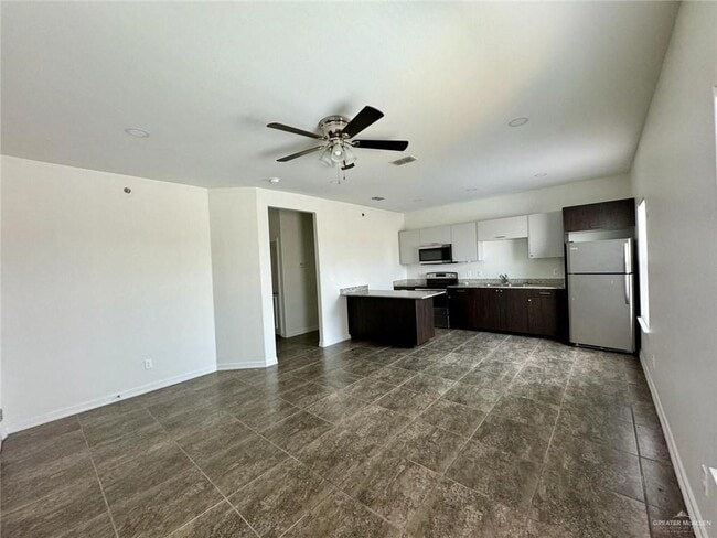 Building Photo - 9 Sylvia Handy Dr