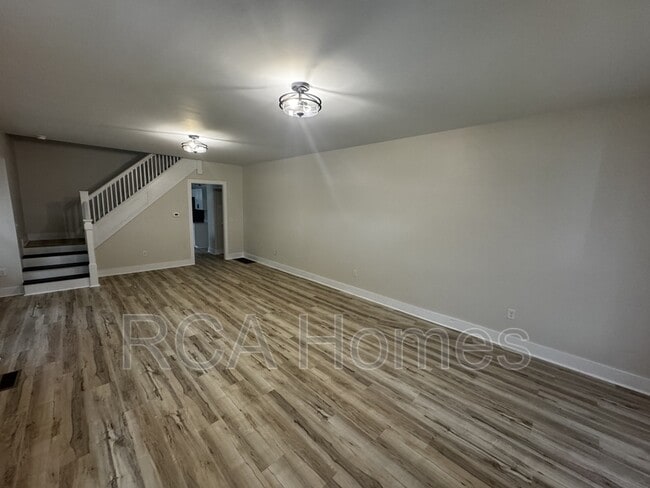 Foto del edificio - 18 N Gray St