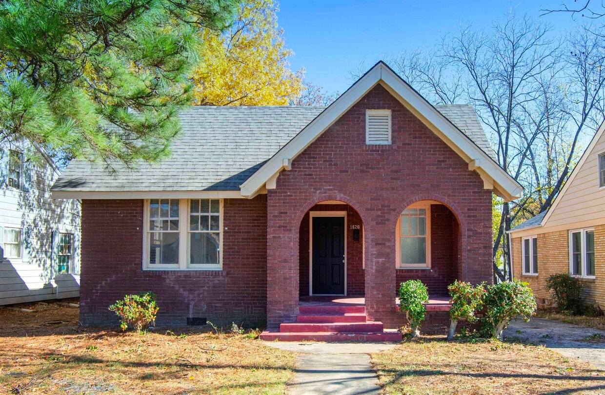 Primary Photo - 1626 Gum St