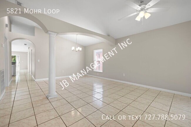 Foto del edificio - 5821 Mohr Loop