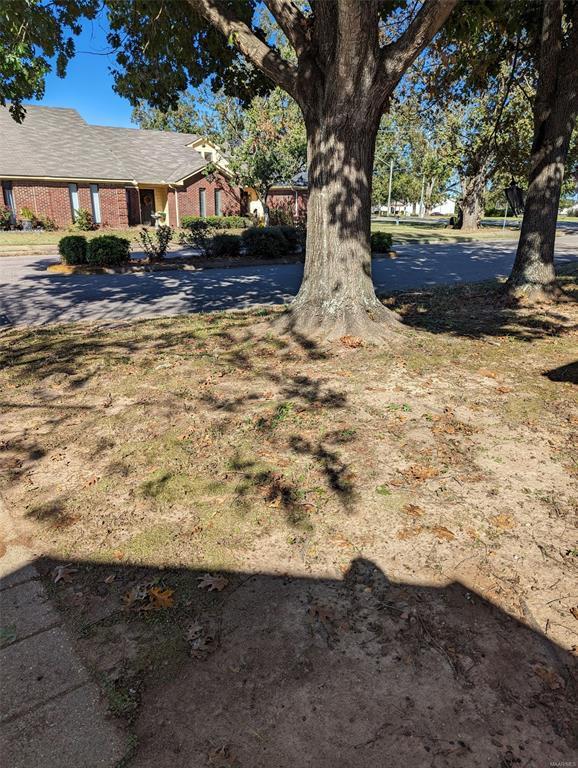 Building Photo - 6272 Bell Gables