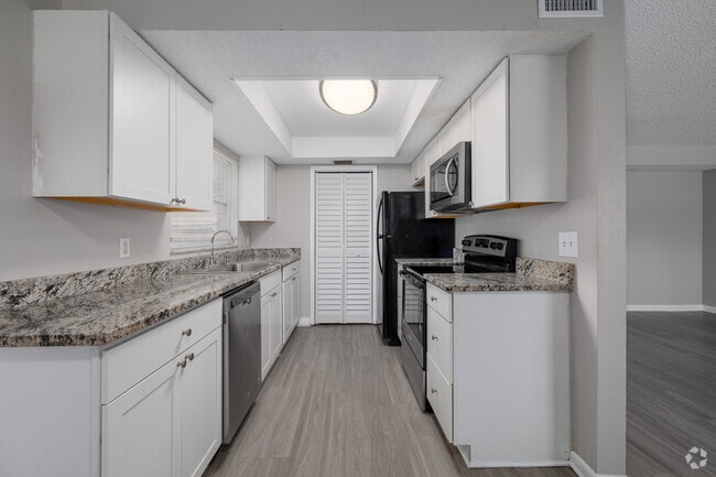 Interior Photo - 600 Wildwood Way
