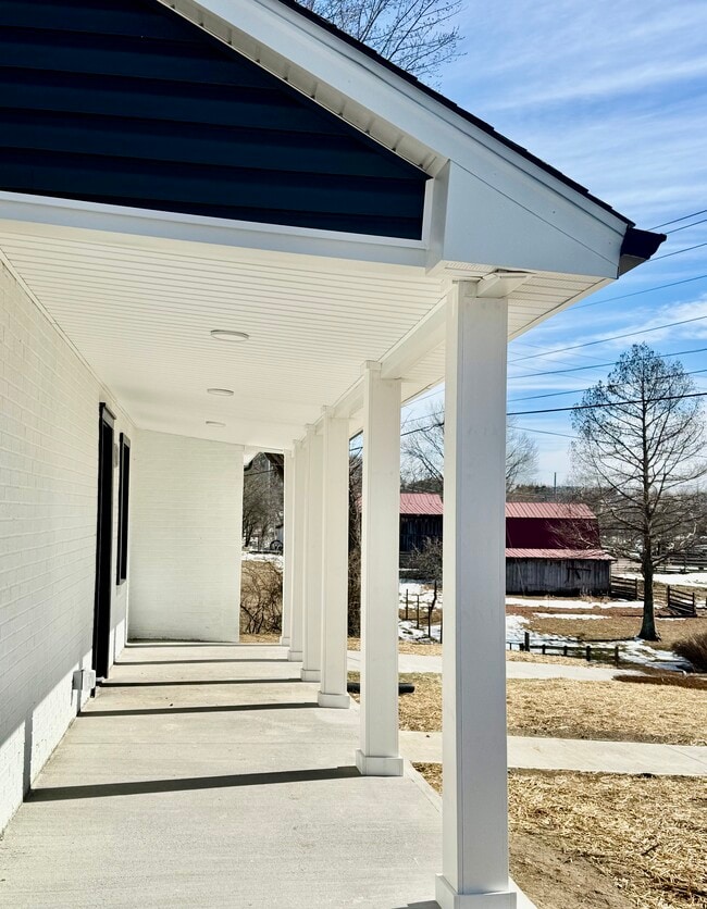 Building Photo - 1070 Hightop Rd