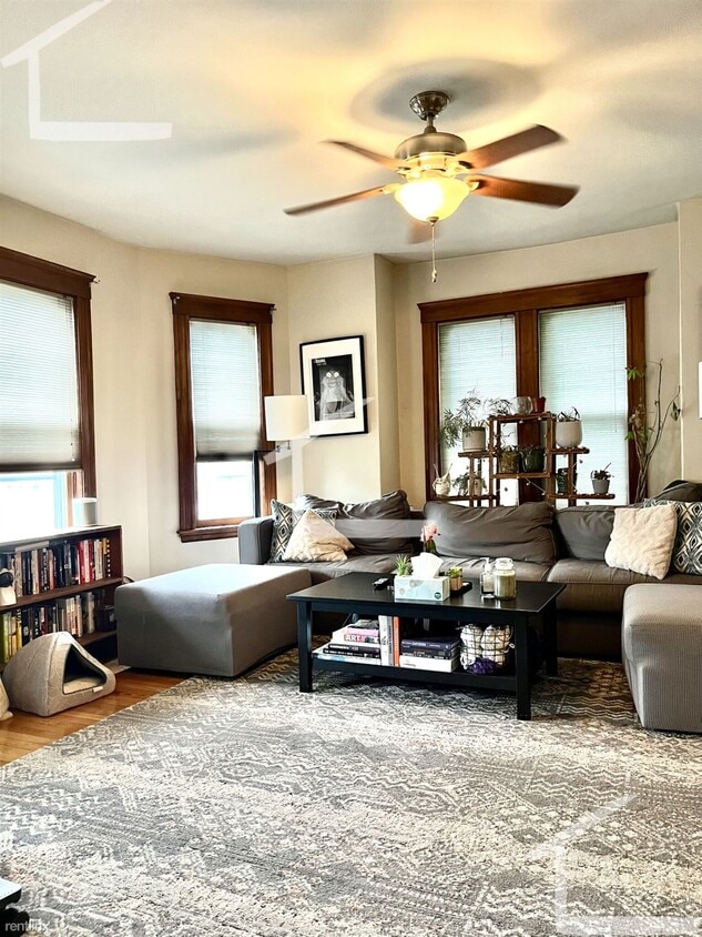 Primary Photo - 3 br, 1 bath House - 161 Brayton Rd # 1J