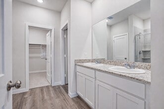 Building Photo - 8131 Arrowroot Ln