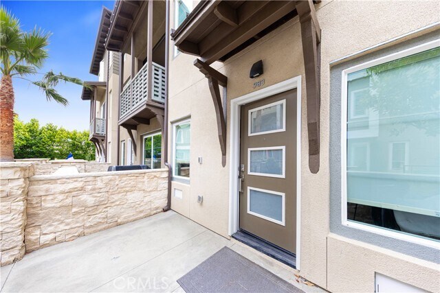 Foto del edificio - 983 Doheny Way