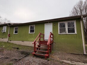 Building Photo - 199 Sheppard St