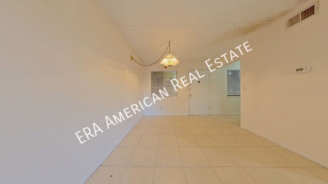 Building Photo - 209 Miracle Strip Pkwy