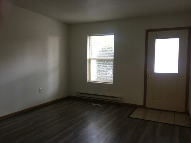 Building Photo - 939 West Ave