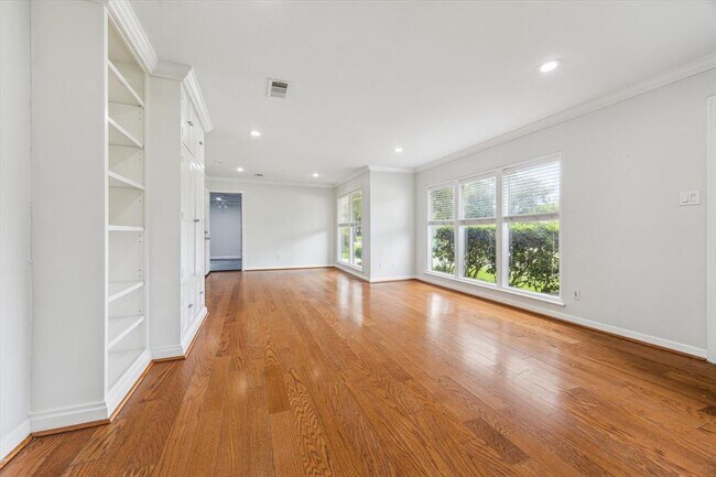 Foto del edificio - 5329 Judalon Ln