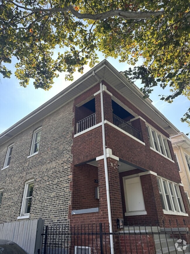 Building Photo - 10739 S Wabash Ave