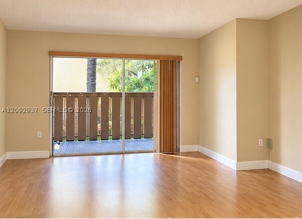 Foto del edificio - 7204 Fairway Dr