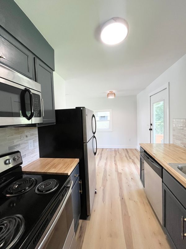 Building Photo - 3741 Elmwood Ave
