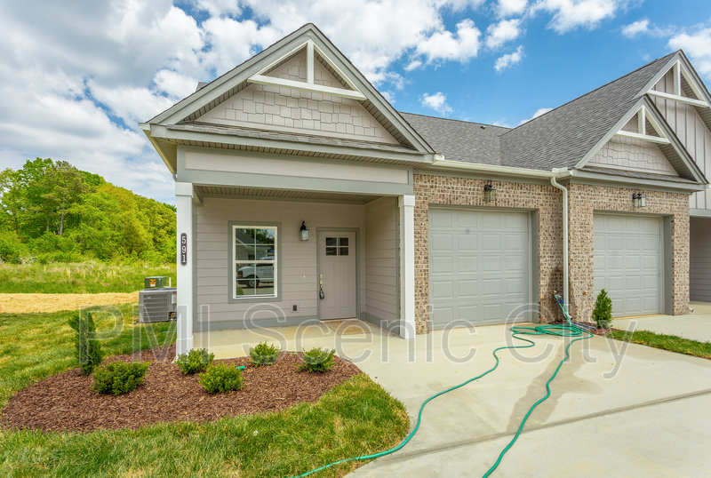 Foto principal - 591 Bellingham Dr NE