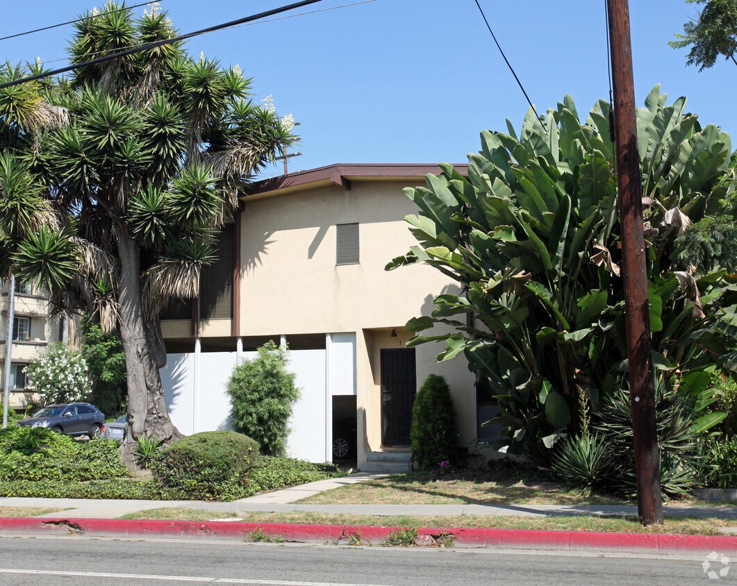 Building Photo - 1472 S Barrington Ave