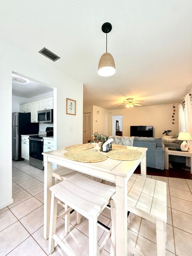 Building Photo - 11801 Foxrun Ln