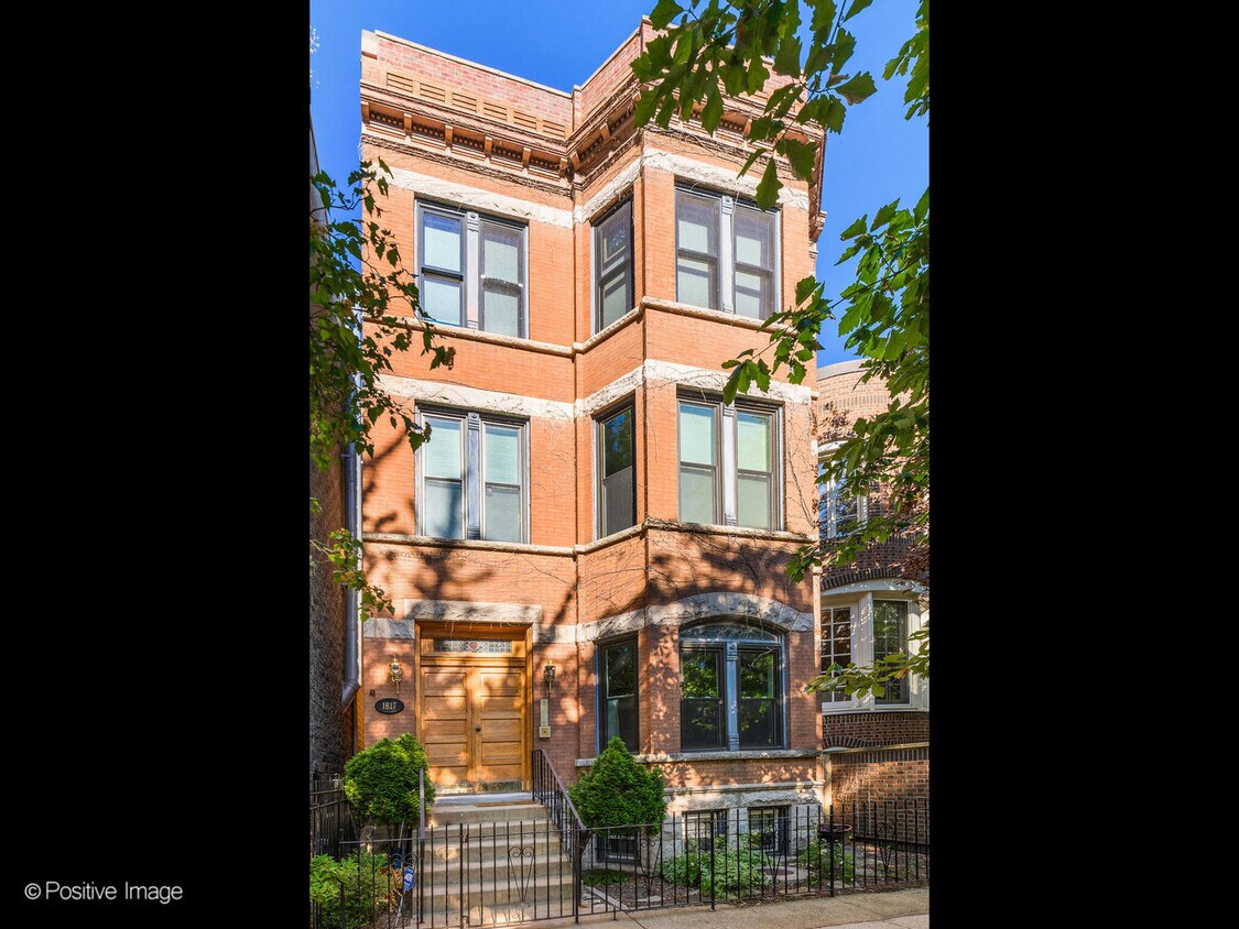 Primary Photo - 1817 N Mohawk St