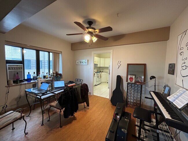 Building Photo - 5056 N Marine Dr