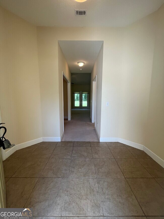 Building Photo - 227 Waters Edge Dr