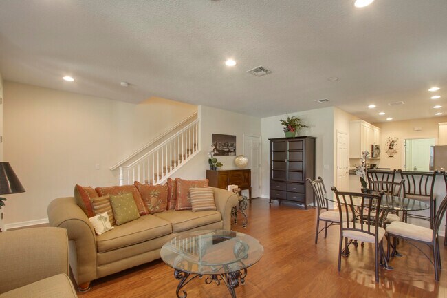 Foto del edificio - 1168 S Community Dr