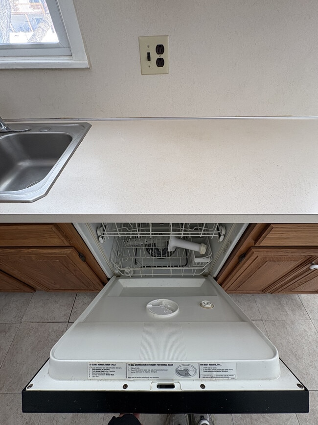 Dishwasher - 133 Monroe St