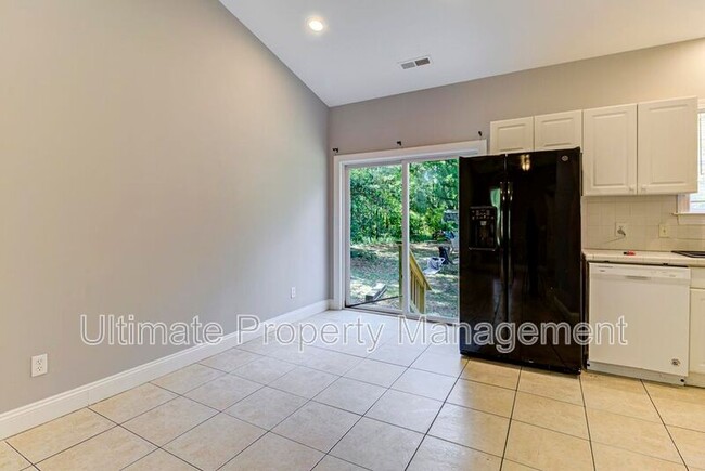 Foto del edificio - 220-1 Rose Ave