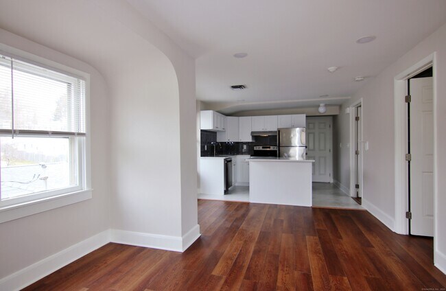 Building Photo - 294 Halley Ave